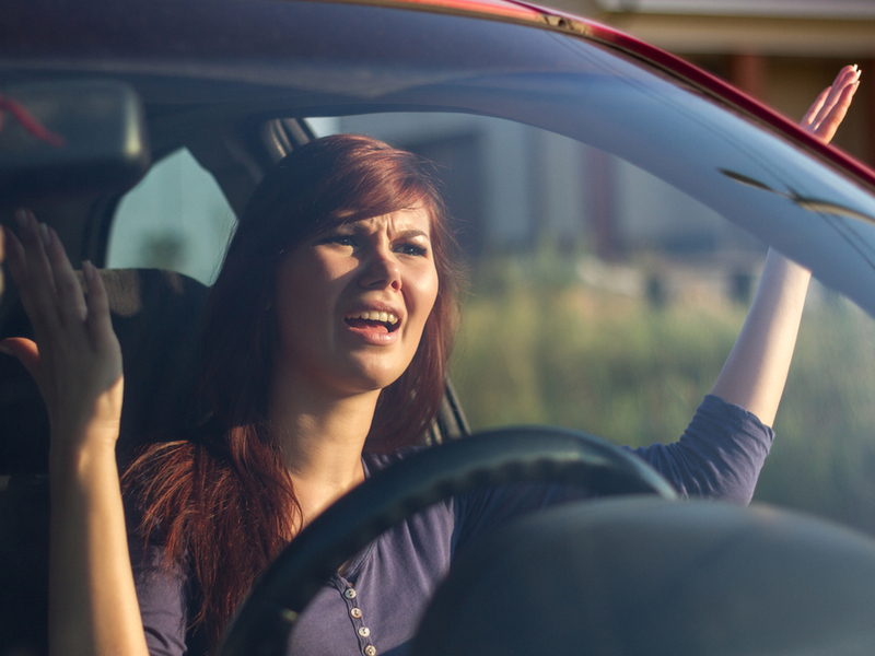 frustrated-woman-driver