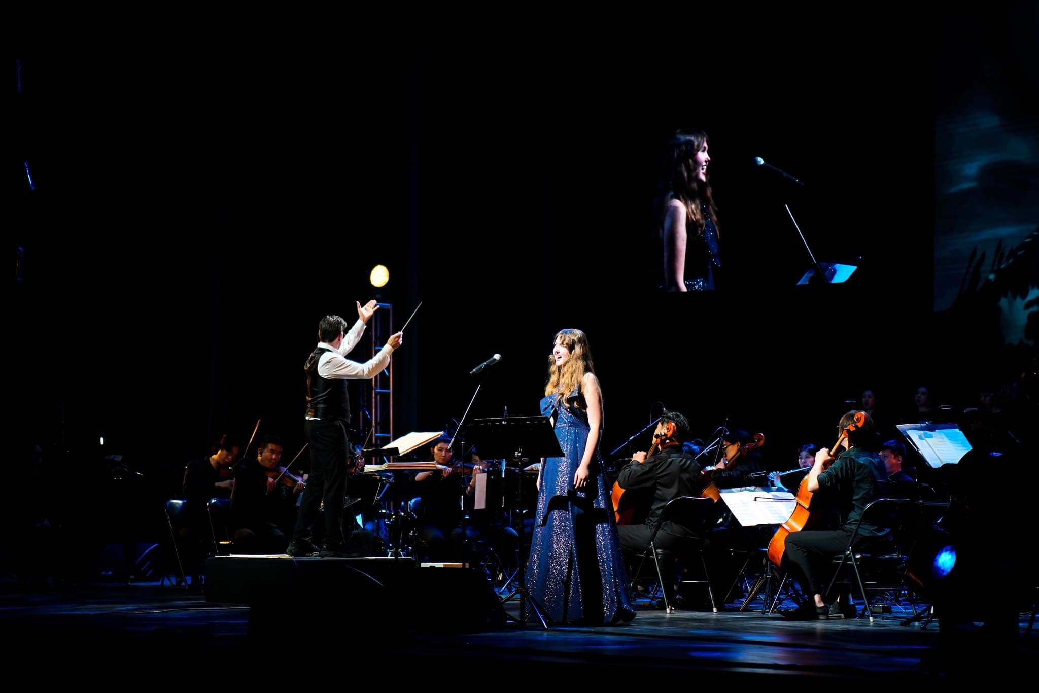 Jason Hayes and daughter Taylor perform in China